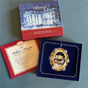 White House Christmas Ornament 2004